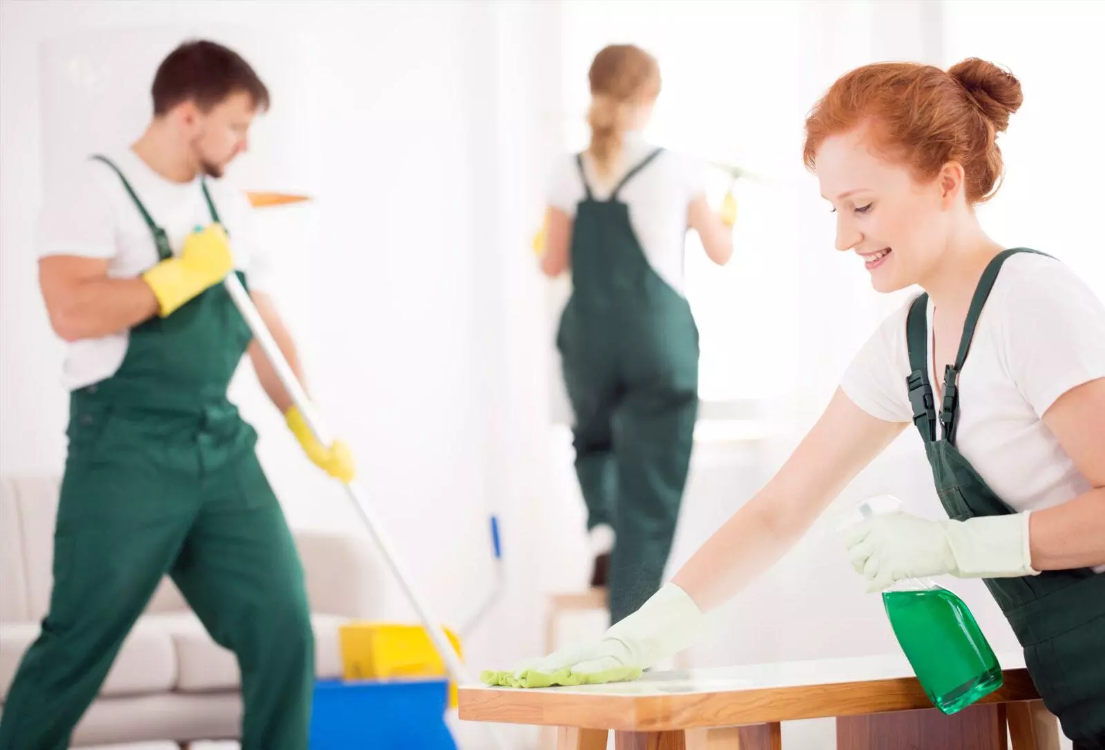 Jak zapewnić bezpieczne i efektywne sprzątanie osiedli mieszkaniowych?
